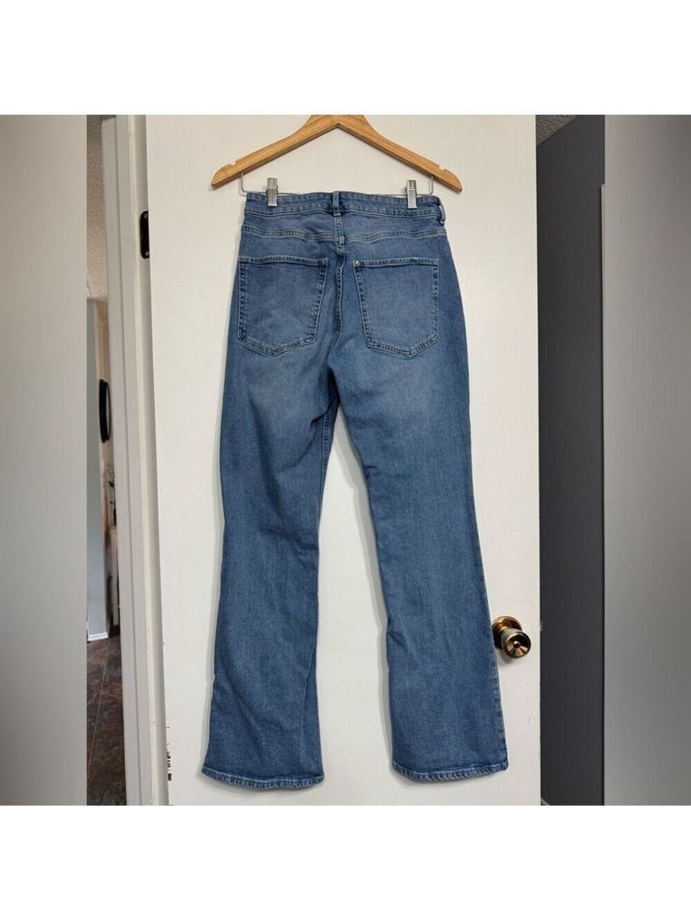 H&M Curvy Fit Bootcut High Rise Jeans Size 4 Denim Blue - Picture 7 of 13